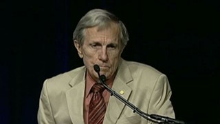 L. Frank Brown Jr. receives the 2010 Sidney Powers Award