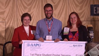 Sue Waters presents 2014 Best Student Poster Presentation Awards