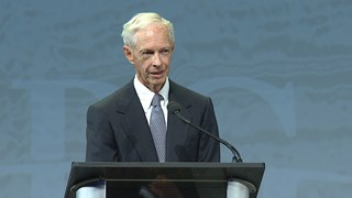 David Worthington receives the 2015 L. Austin Weeks Medal