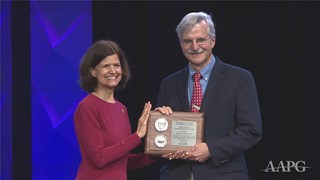 Kurt Marfurt Receives the 2019 Outstanding Research Award